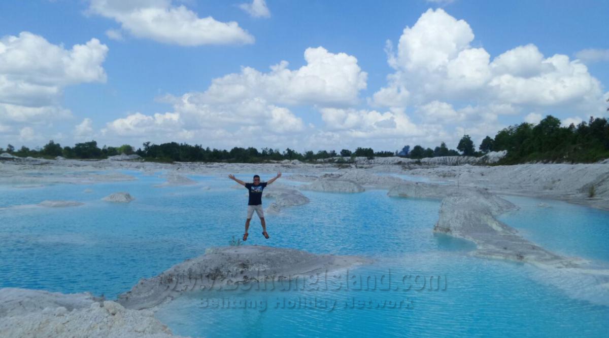 جدول اليوم #3 - الوجهة Danau Kaolin| Kaolin Lake|高岭土湖|بحيرة كاولين